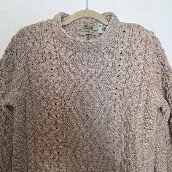 NWT Aran Craft 100% Merino Wool Fisherman Cableknit Front Pocket Sweater Size M - Picture 6 of 8